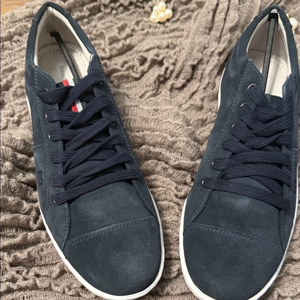 Sandro Moscoloni Navy Suede Low-Top Sneakers with White Sole